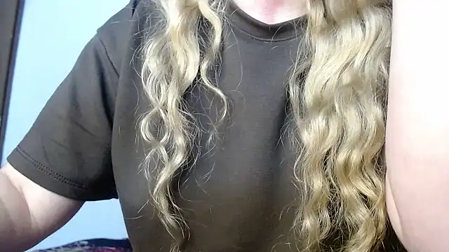 69liamilk69 online show from 02/18/25, 07:43