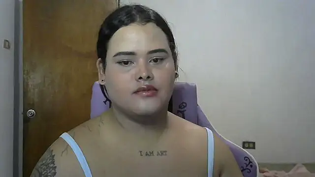 Snapshot of antonellasex1998 chatting on 10/10/25, 09:04 antonellasex1998 online show from 10/10/25, 09:04