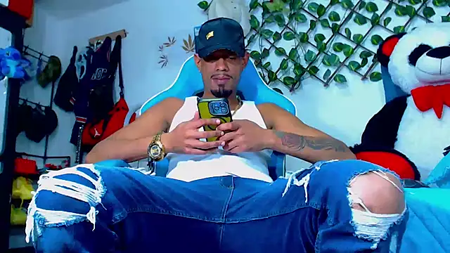 black latin23cm online show from 03/19/26, 10:43