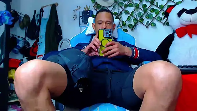 black latin23cm online show from 03/09/26, 10:24