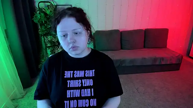 Snapshot of bitchofsun_ chatting on 01/27/25, 02:24 bitchofsun online show from 01/27/25, 02:24