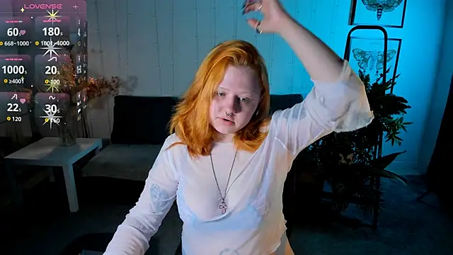 Snapshot of bitchofsun_ chatting on 09/29/25, 03:50 bitchofsun online show from 09/29/25, 03:50