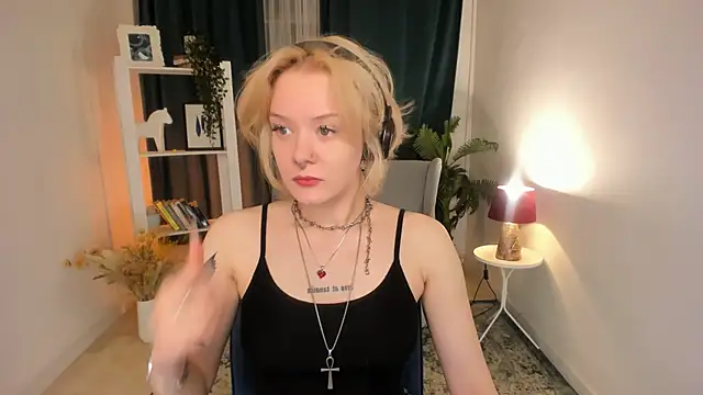 cyber whore  online show from 05/05/26, 10:46