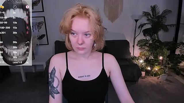 cyber whore  online show from 04/19/26, 06:03