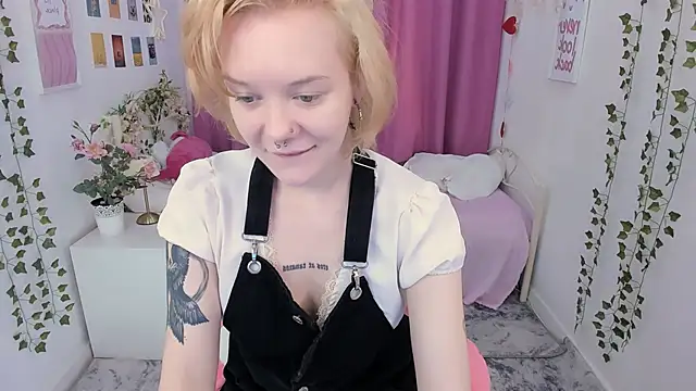 cyber whore  online show from 04/29/26, 10:27