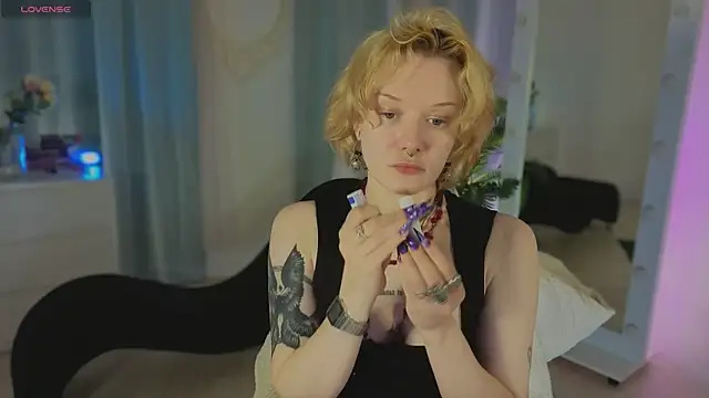 cyber whore  online show from 06/03/26, 11:22