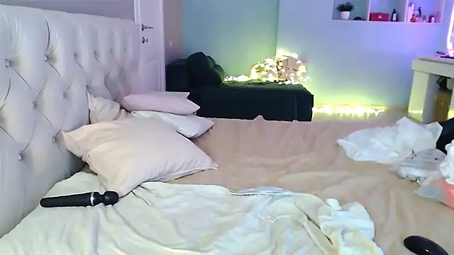 MissSiona online show from 02/10/26, 06:01