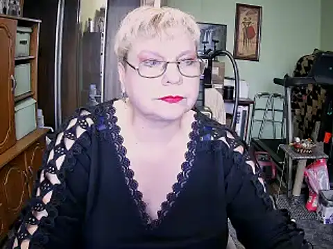 LOLA8888 online show from 10/09/25, 10:16