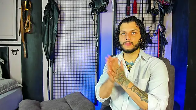 Snapshot of Twisted_Fantasy chatting on 02/27/25, 10:33 Twisted Fantasy online show from 02/27/25, 10:33