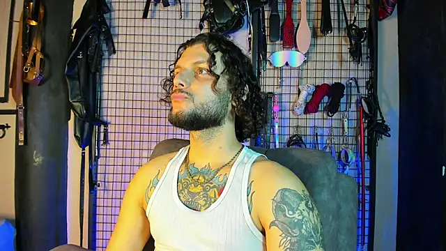 Snapshot of Twisted_Fantasy chatting on 03/12/25, 04:41 Twisted Fantasy online show from 03/12/25, 04:41