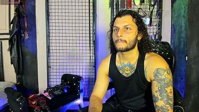 Snapshot of Twisted_Fantasy chatting on 10/10/25, 05:08 Twisted Fantasy online show from 10/10/25, 05:08