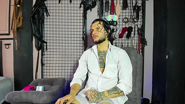 Snapshot of Twisted_Fantasy chatting on 03/09/25, 08:42 Twisted Fantasy online show from 03/09/25, 08:42