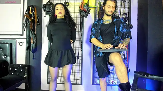 Snapshot of Twisted_Fantasy chatting on 10/31/25, 03:03 Twisted Fantasy online show from 10/31/25, 03:03