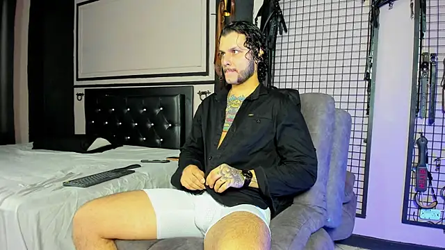 Snapshot of Twisted_Fantasy chatting on 03/17/25, 01:29 Twisted Fantasy online show from 03/17/25, 01:29