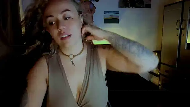 joan-star online show from 10/30/25, 11:12