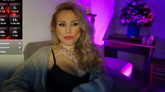 Snapshot of Radmila_Queen_ chatting on 12/04/24, 05:38 Radmila Queen online show from 12/04/24, 05:38