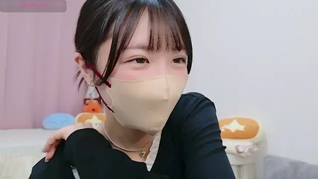 Snapshot of anchan_ chatting on 10/18/25, 01:24 anchan online show from 10/18/25, 01:24