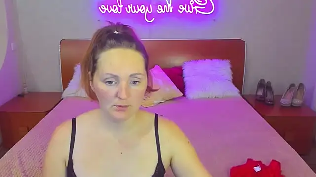 Snapshot of MagicEyess chatting on 01/15/26, 06:33 MagicEyess online show from 01/15/26, 06:33