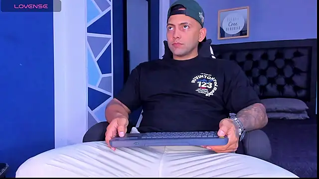 alex oficial online show from 04/27/26, 04:54