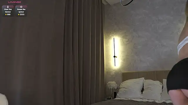 RaiArgand online show from 10/25/25, 03:12