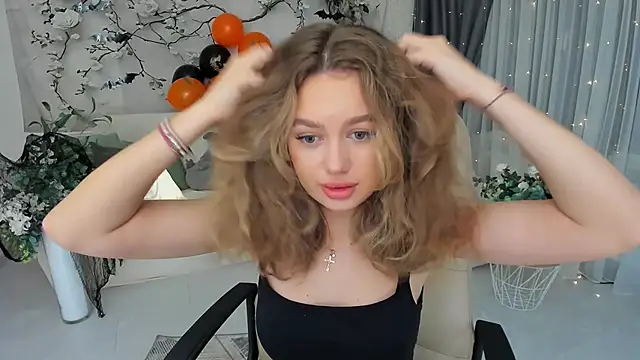 MiracleCurly online show from 10/28/25, 07:24