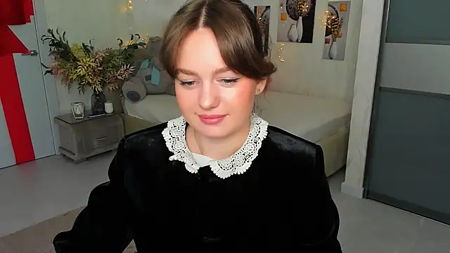 Snapshot of MiracleCurly chatting on 03/11/25, 10:31 MiracleCurly online show from 03/11/25, 10:31