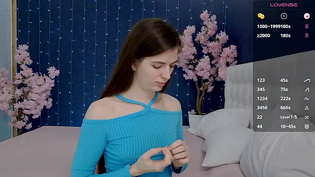 Snapshot of -Mirror-Girl- chatting on 03/10/25, 04:07 -Mirror-Girl- online show from 03/10/25, 04:07