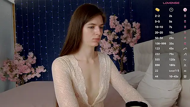 Snapshot of -Mirror-Girl- chatting on 10/06/25, 07:42 -Mirror-Girl- online show from 10/06/25, 07:42