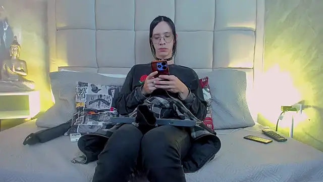 Hecatee 77 online show from 10/30/25, 07:55