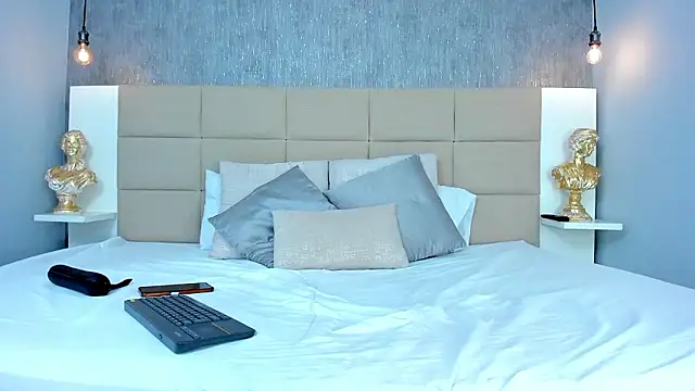 Hecatee 77 online show from 03/19/26, 07:25