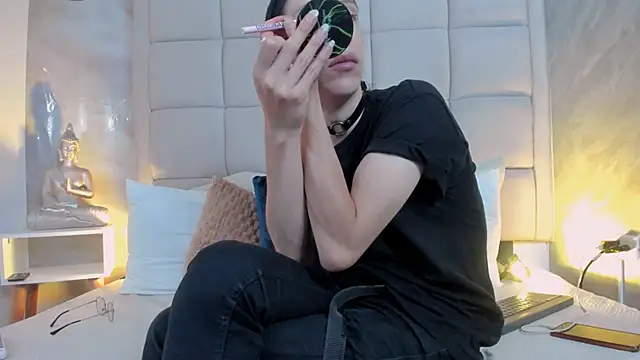 Hecatee 77 online show from 09/17/25, 08:00