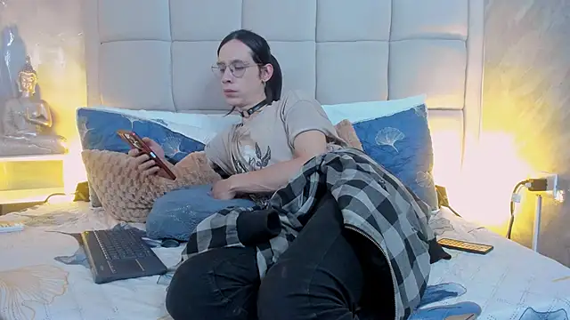 Hecatee 77 online show from 10/15/25, 07:33