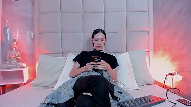 Hecatee 77 online show from 11/12/25, 07:40