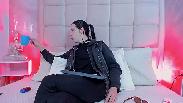 Hecatee 77 online show from 11/15/25, 07:51