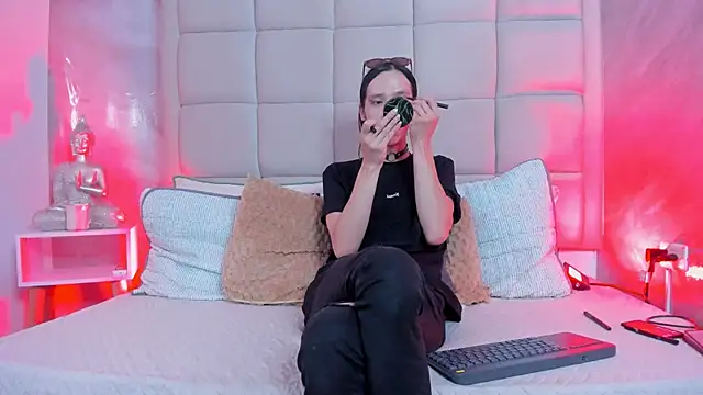 Hecatee 77 online show from 11/26/25, 08:09