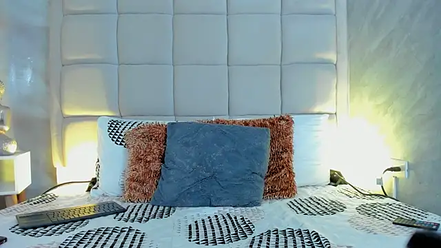 Hecatee 77 online show from 02/16/26, 07:45