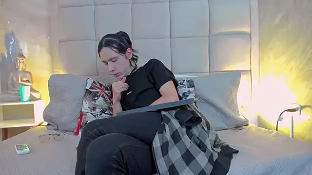 Hecatee 77 online show from 10/31/25, 08:05