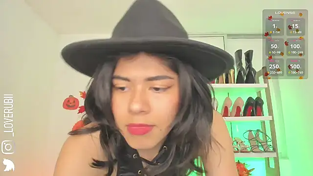 loverubii online show from 11/02/25, 12:37