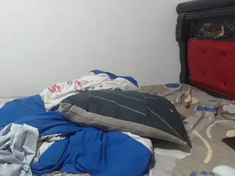 PONSE LATINO online show from 04/15/26, 01:55