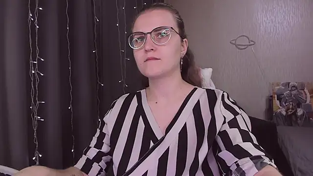 MissBrightShine online show from 11/01/25, 09:58