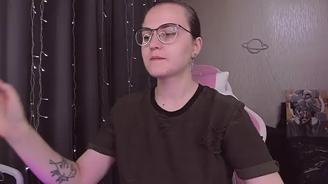 MissBrightShine online show from 10/26/25, 09:31