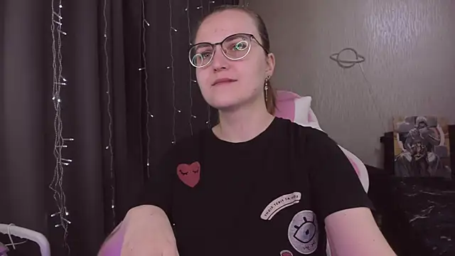 MissBrightShine online show from 12/19/25, 11:23