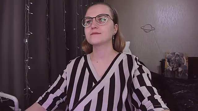 MissBrightShine online show from 11/30/25, 11:55