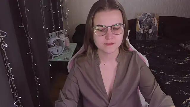 MissBrightShine online show from 10/21/25, 10:58