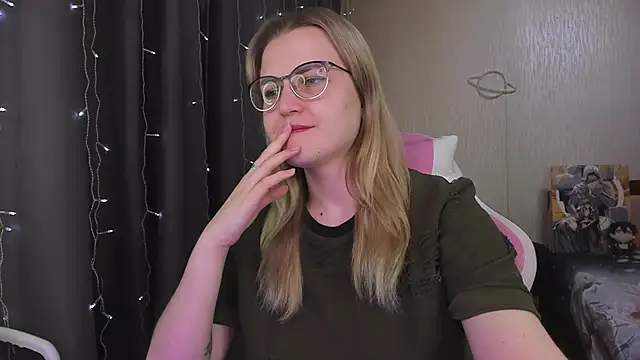 MissBrightShine online show from 03/25/26, 11:42