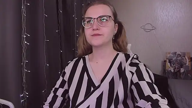 MissBrightShine online show from 11/04/25, 10:41