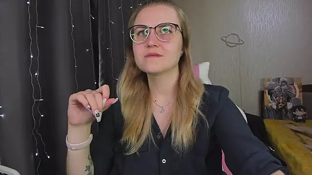 MissBrightShine online show from 06/24/26, 10:58