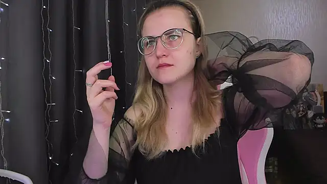 MissBrightShine online show from 04/07/26, 11:01