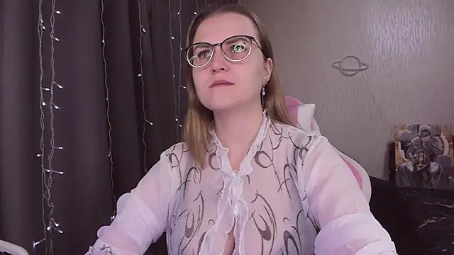 MissBrightShine online show from 10/28/25, 10:25