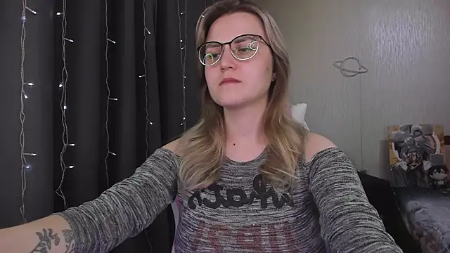 MissBrightShine online show from 03/18/26, 02:41